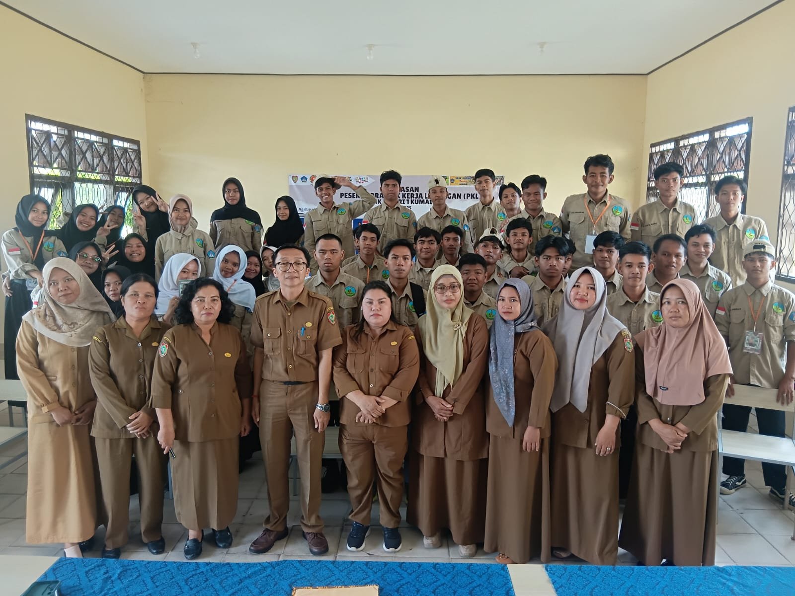 Kegiatan penerimaan kembali ke sekolah siswa Praktek Kerja Lapagan Kelas XII  (3)