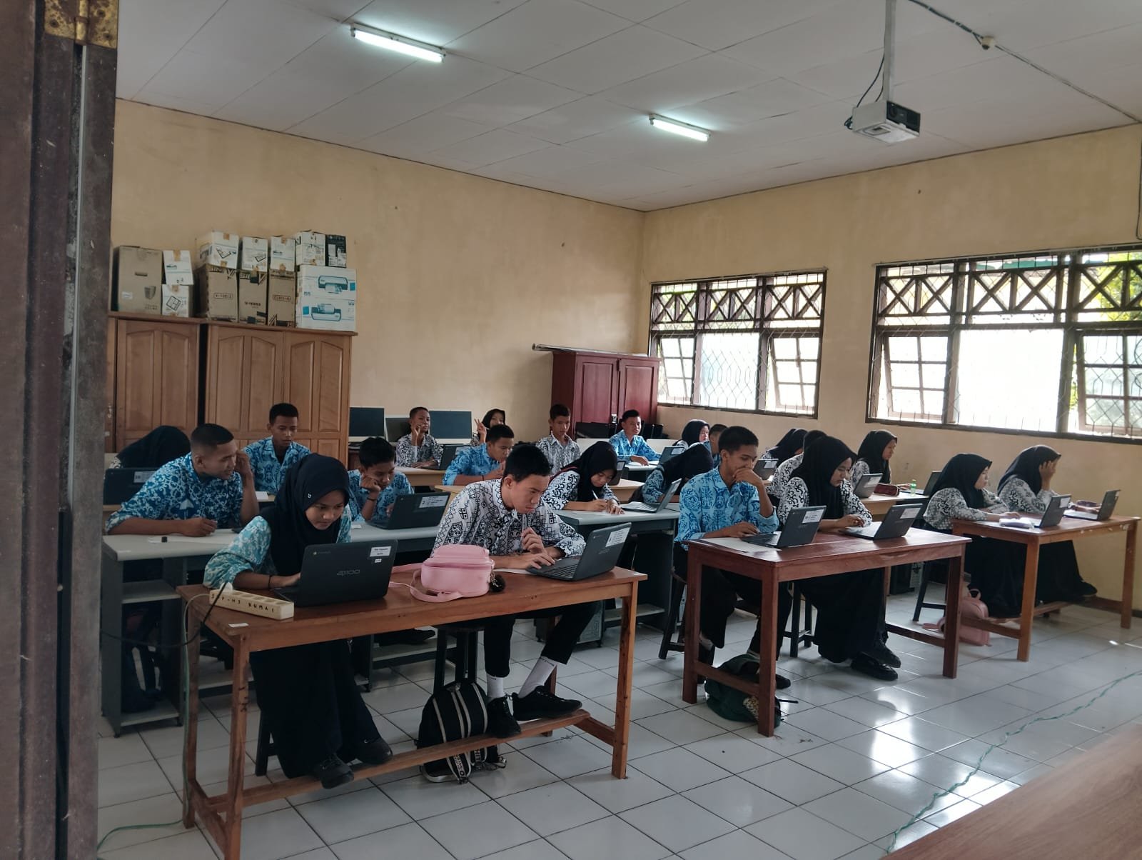 Persiapan TKA SMP N-3 Kumai di SMK N-1 Kumai Tanggal 15-16 April 2026 (2)