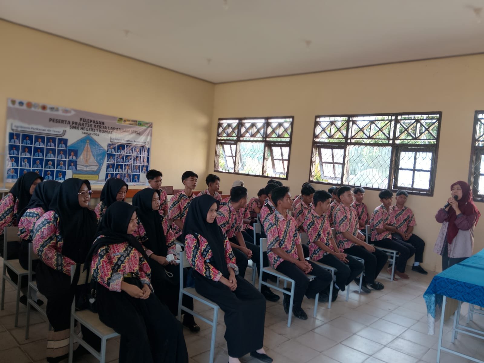 Persiapkan Masa Depan Cerah, LPK PRISMA Gelar Sosialisasi Karir bagi Siswa Kelas XII SMKN 1 Kumai